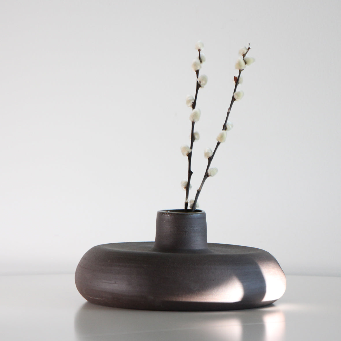 Brown black ceramic vase | Pluto