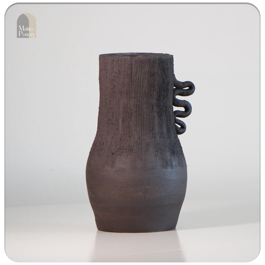 textured ceramic vase | Garofano marrone